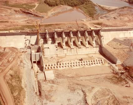Historical photo of Kaw Lake dam construction